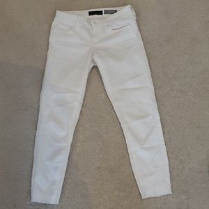 white skinny jeans